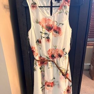 Floral dress with small train size large